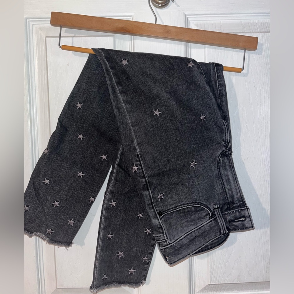 Abercrombie & Fitcb black mid rise skinny jeans with stars
